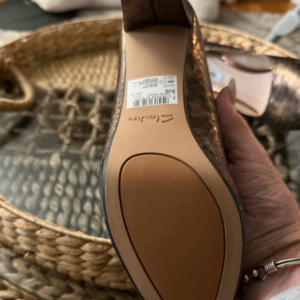 NWT Clarks High Heels Bronze Copper Leather Platform Women’s Shoes 9.5 AUTUMN - Picture 6 of 7